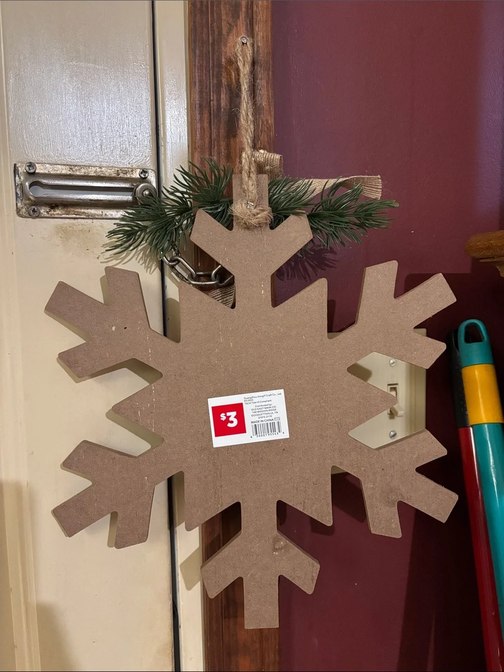 Plaid Center Wooden Snowflake Wreath - Red